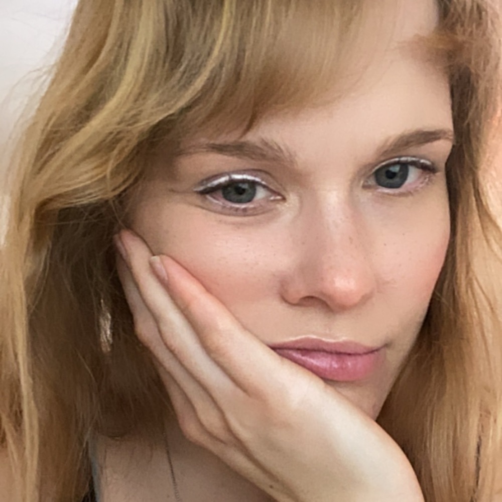 Meet your Posher, Alyxandra